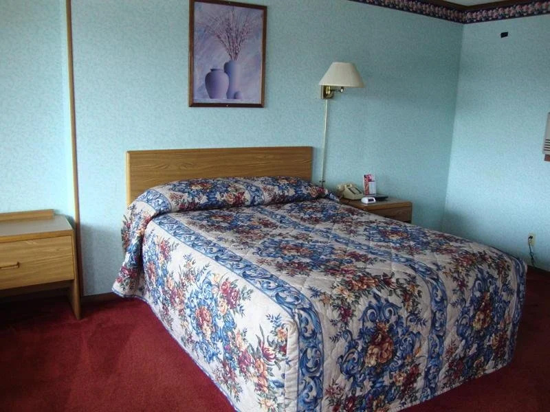 photo 1 of American Inn