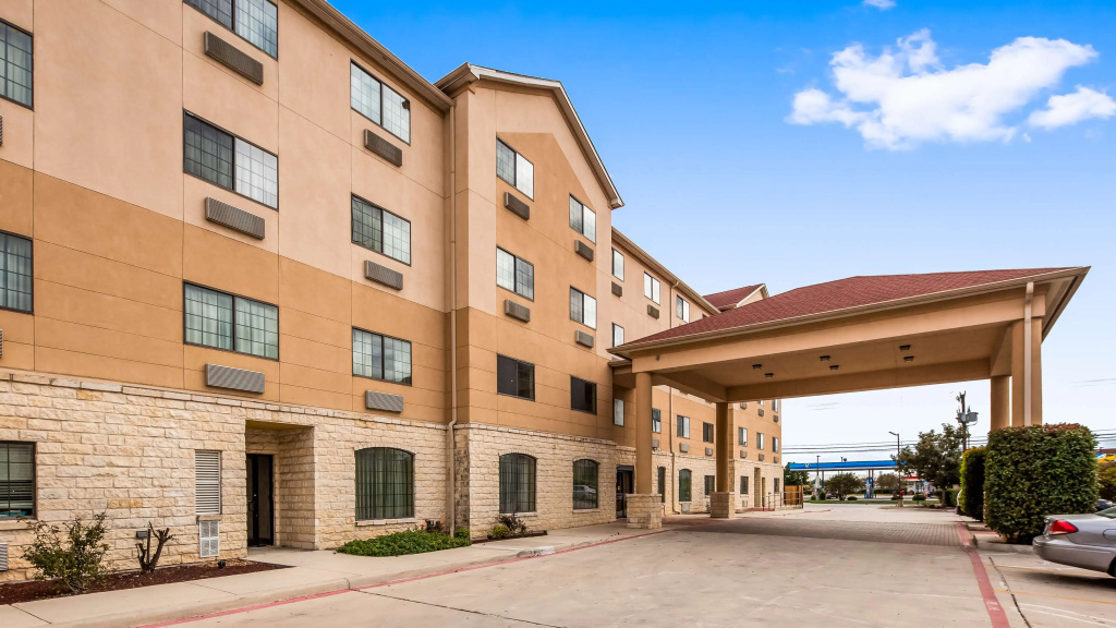 photo 1 of Best Western Windsor Pointe Hotel & Suites-Frost Bank Center