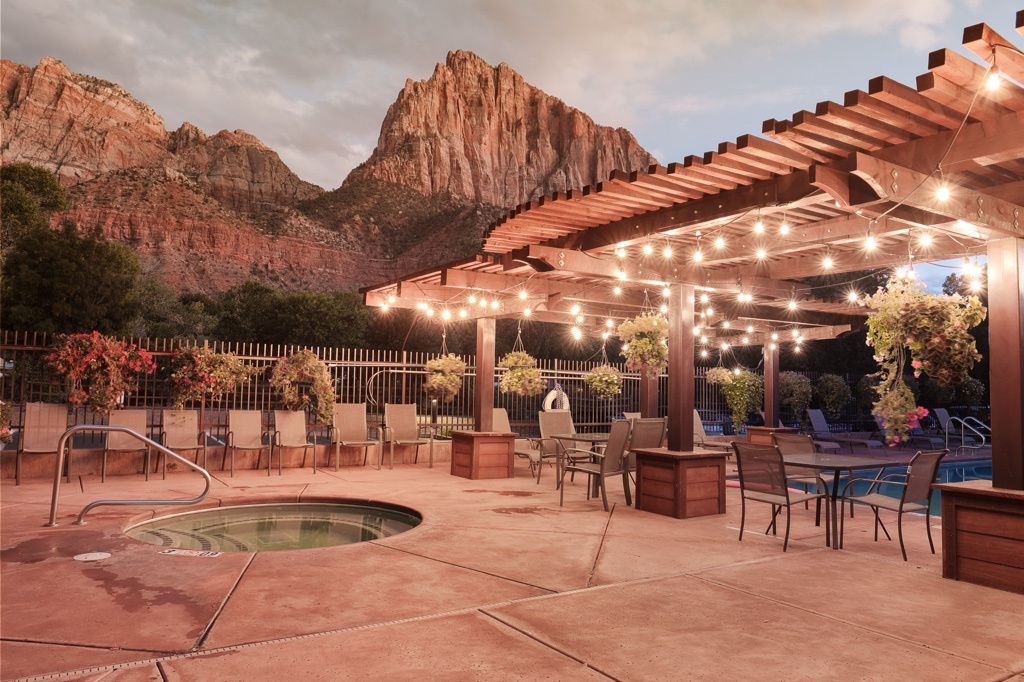 photo 1 of Hotel Cable Mountain Lodge