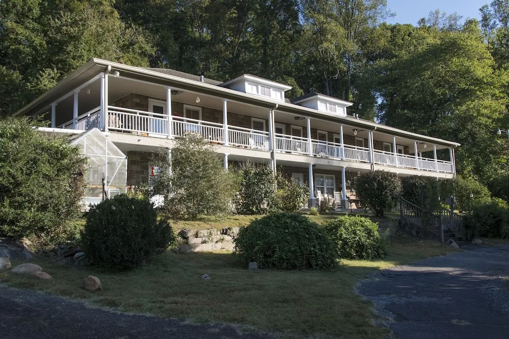 photo 1 of Calhoun House Inn & Suites