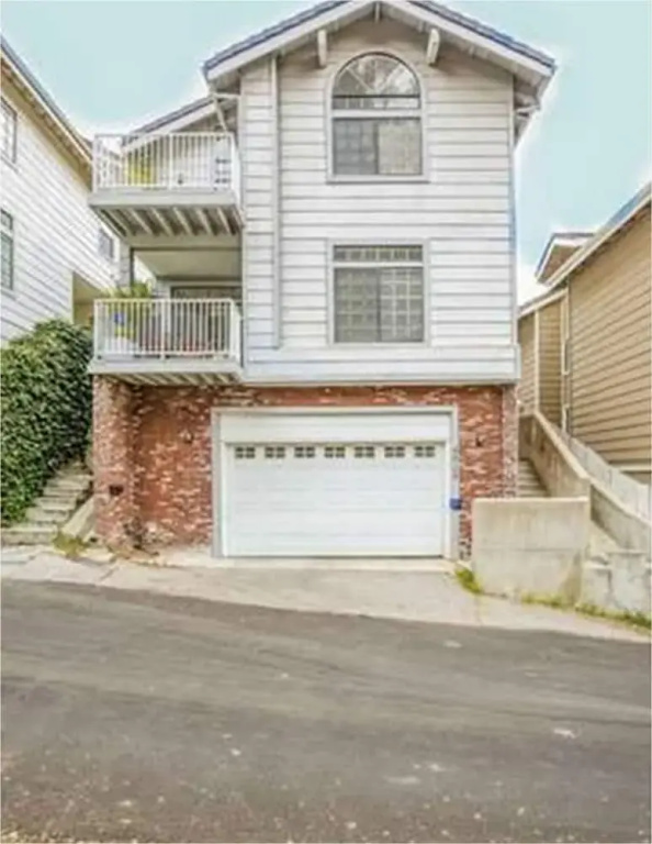 photo 1 of California Dreamin Sleeps 13 HW Hills