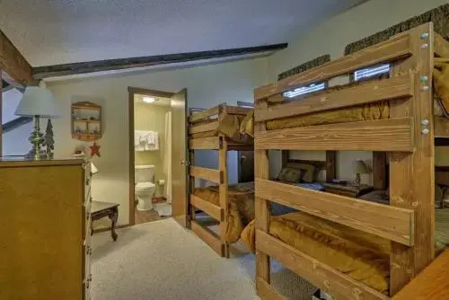 photo 1 of Camelback Mtn Near Ski/Zip Line/Aquatopia Waterpark 3Br 3Ba Townhome