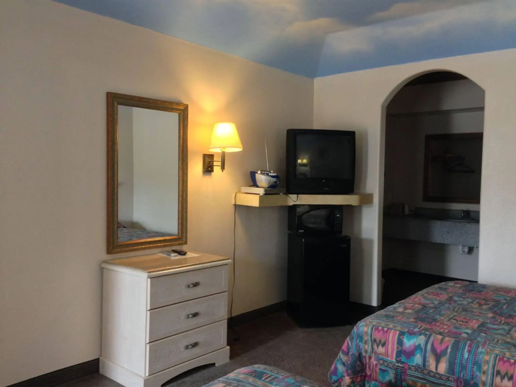 photo 1 of Camelot Inn  Suites McCarty