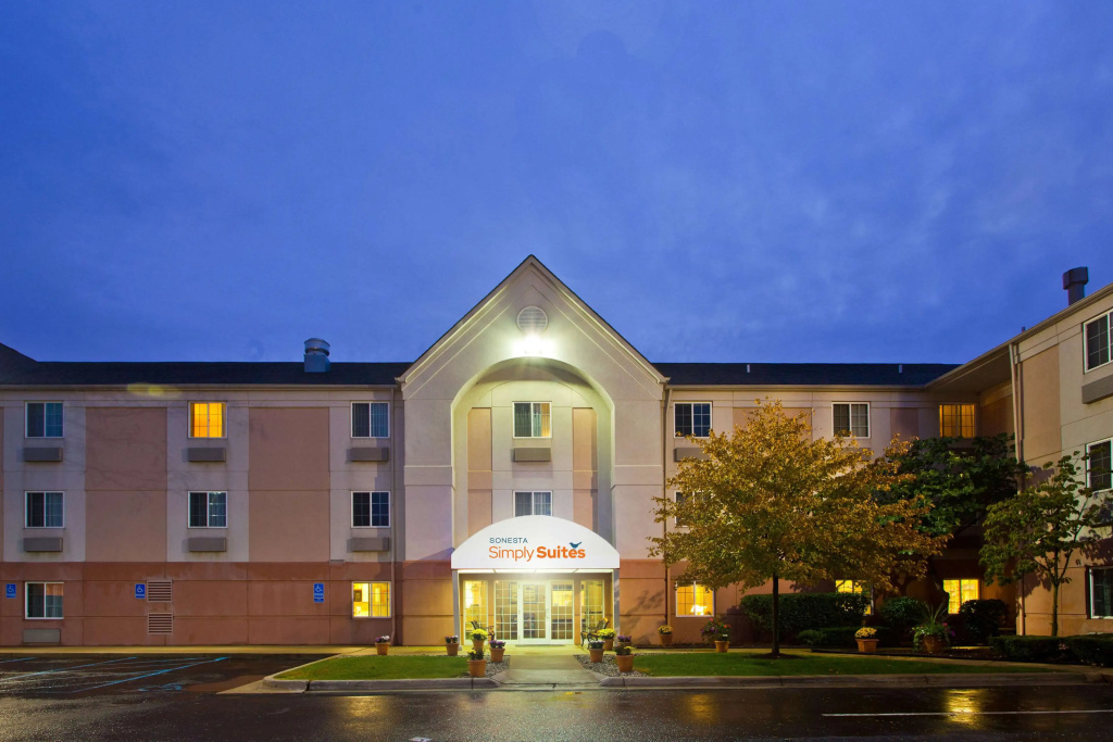 photo 1 of Sonesta Simply Suites Detroit Warren
