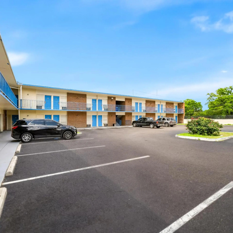 photo 1 of Capitol Inn And Suites