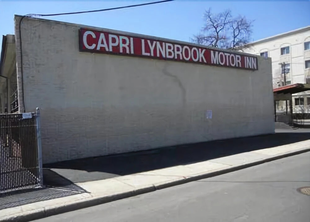 photo 1 of Capri Lynbrook Motor Inn