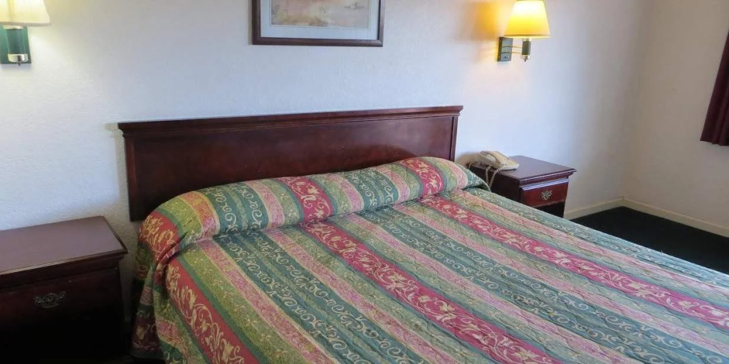 photo 1 of Capri Motel