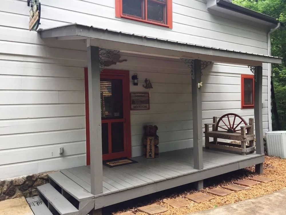 photo 1 of Captain Morley`s Mountain Inn