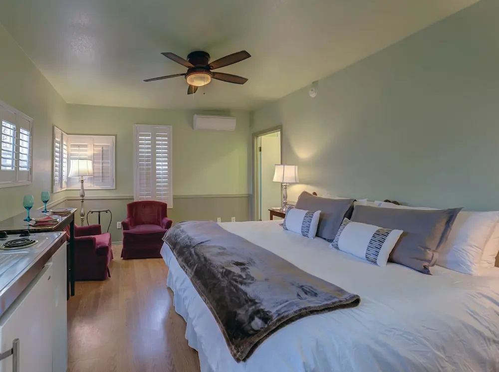 photo 1 of Carlisle Garden Suites
