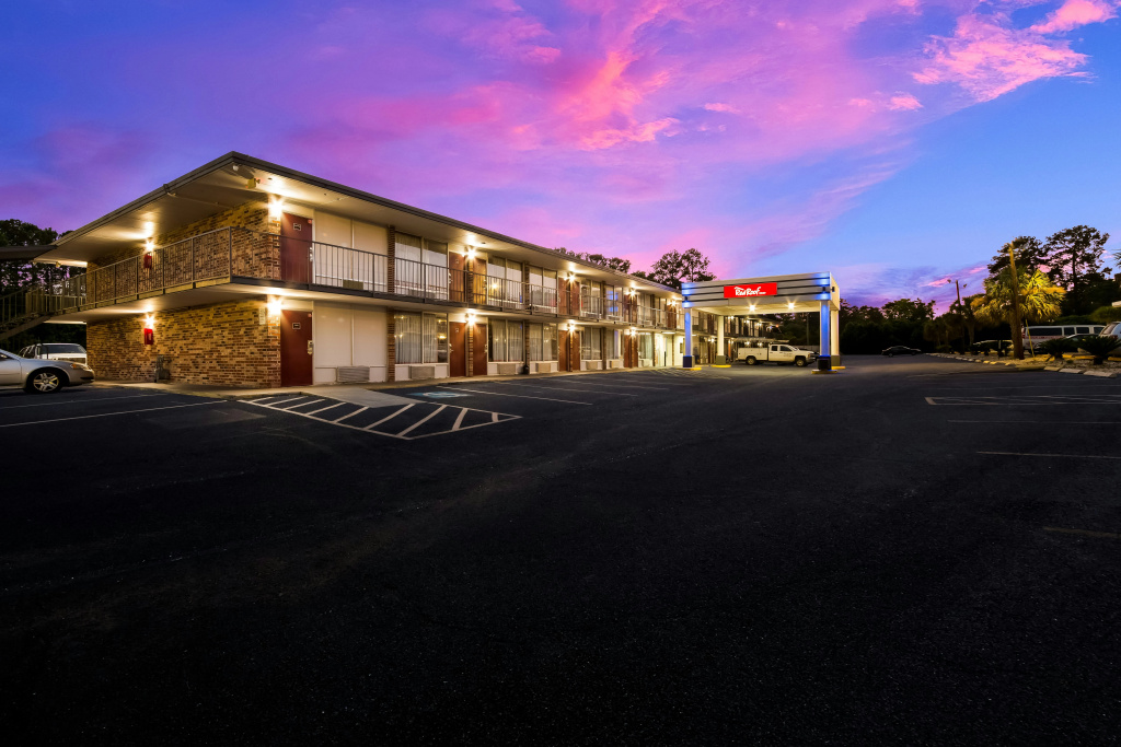 photo 1 of Red Roof Inn Columbia, SC Airport