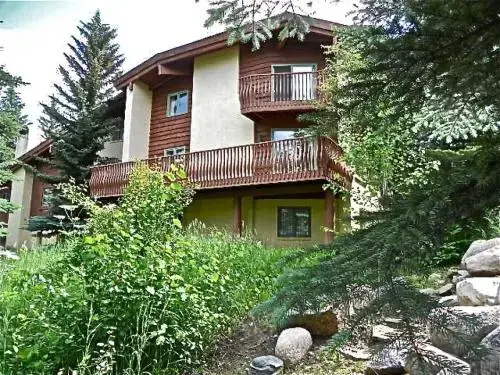 photo 1 of Cascade Village Area 5 Bed 4 Bath, Walk To Lift!