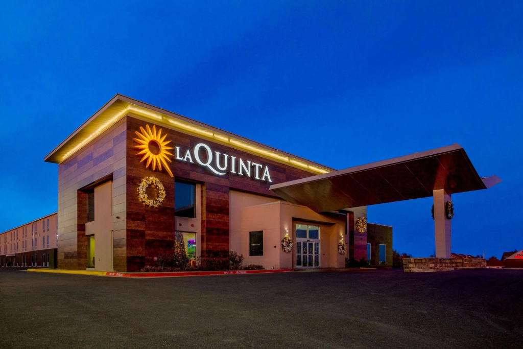 photo 1 of La Quinta Inn & Suites by Wyndham Branson