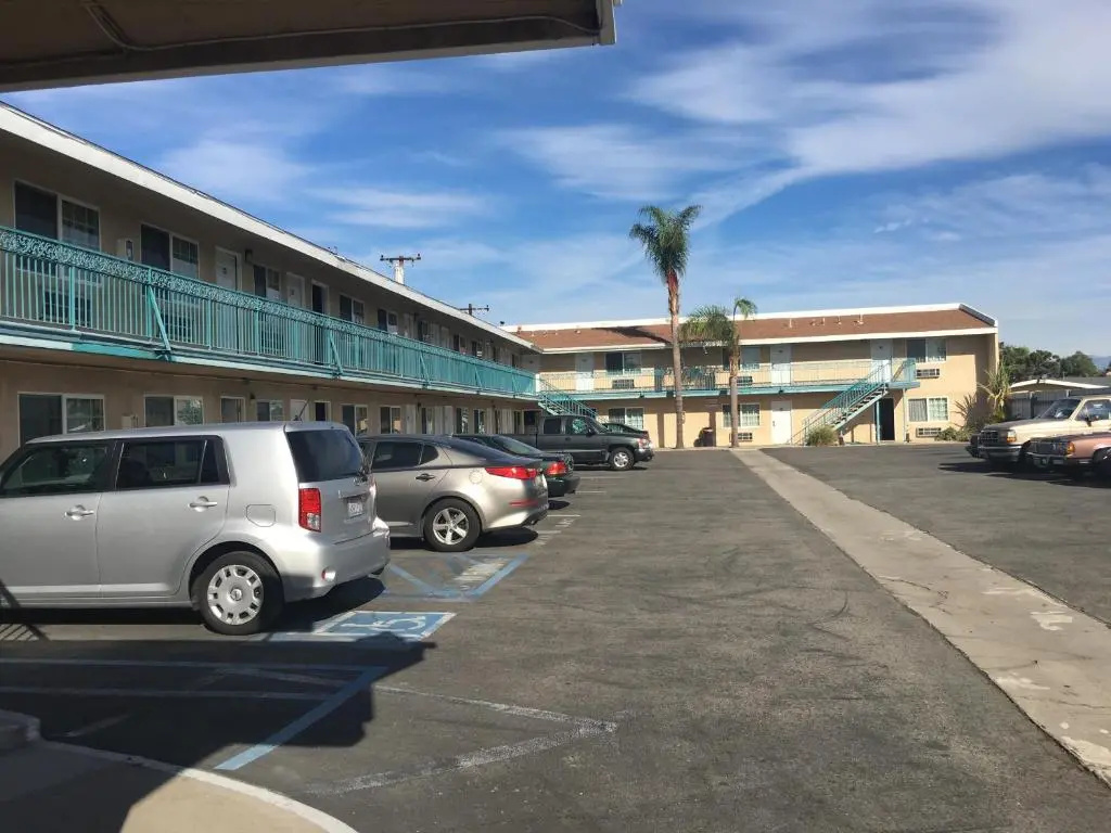 photo 1 of Castaway Motel