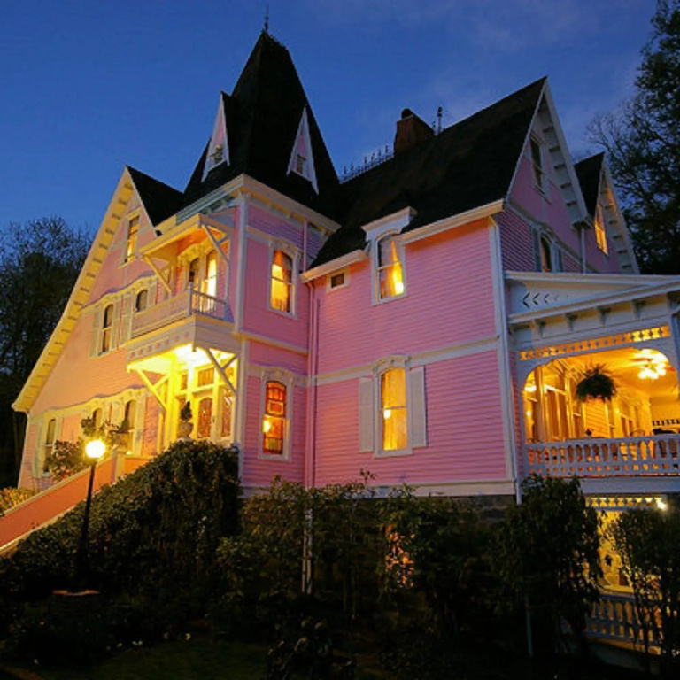 photo 1 of Cedar Crest Inn