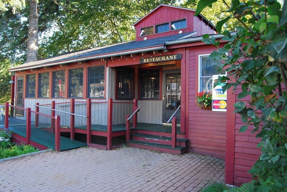 photo 1 of Cedar Crest Inn