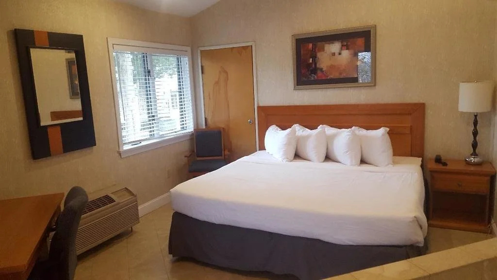 photo 1 of Cedar Park Whirlpool Suites