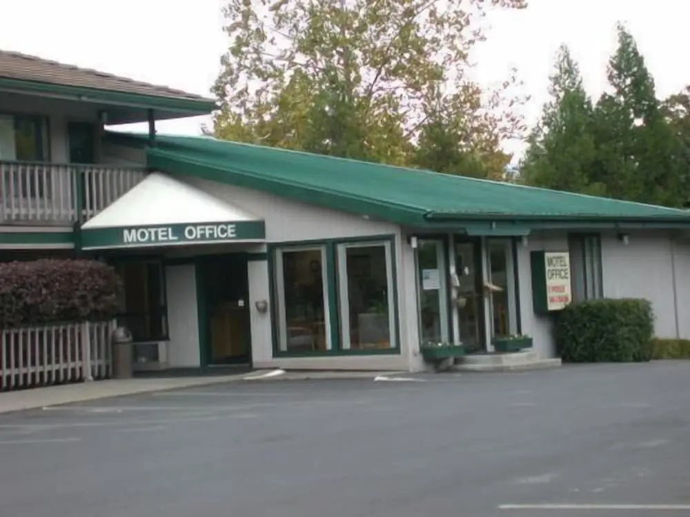 photo 1 of Cedarwood Inn of Ashland