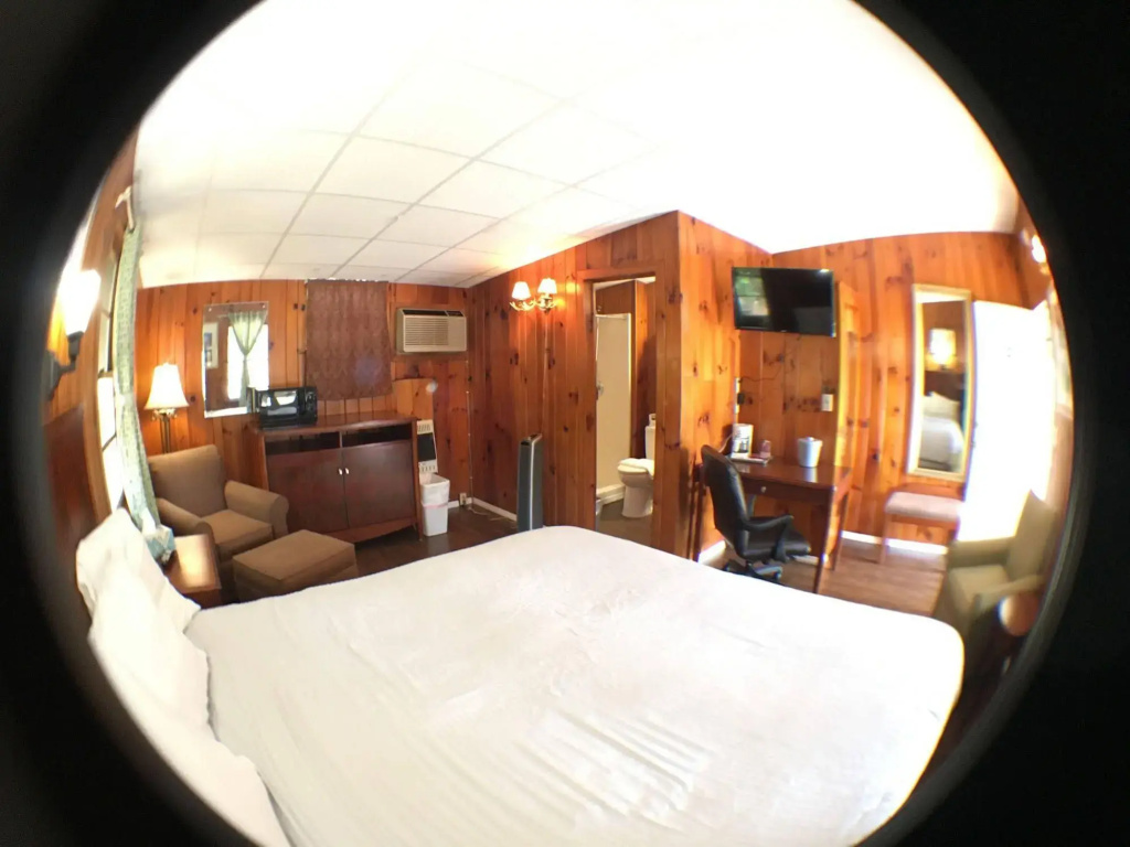 photo 1 of CedarWood Inn