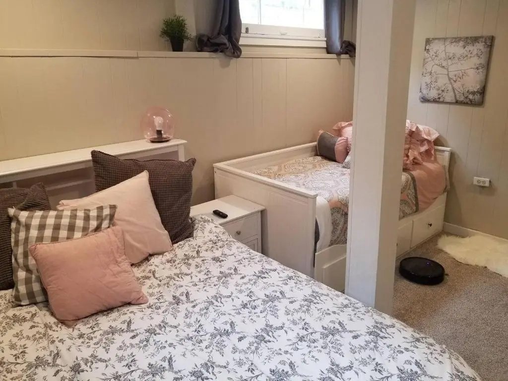 photo 1 of Central 2 bedroom unit with 3 beds and 3 large TVs