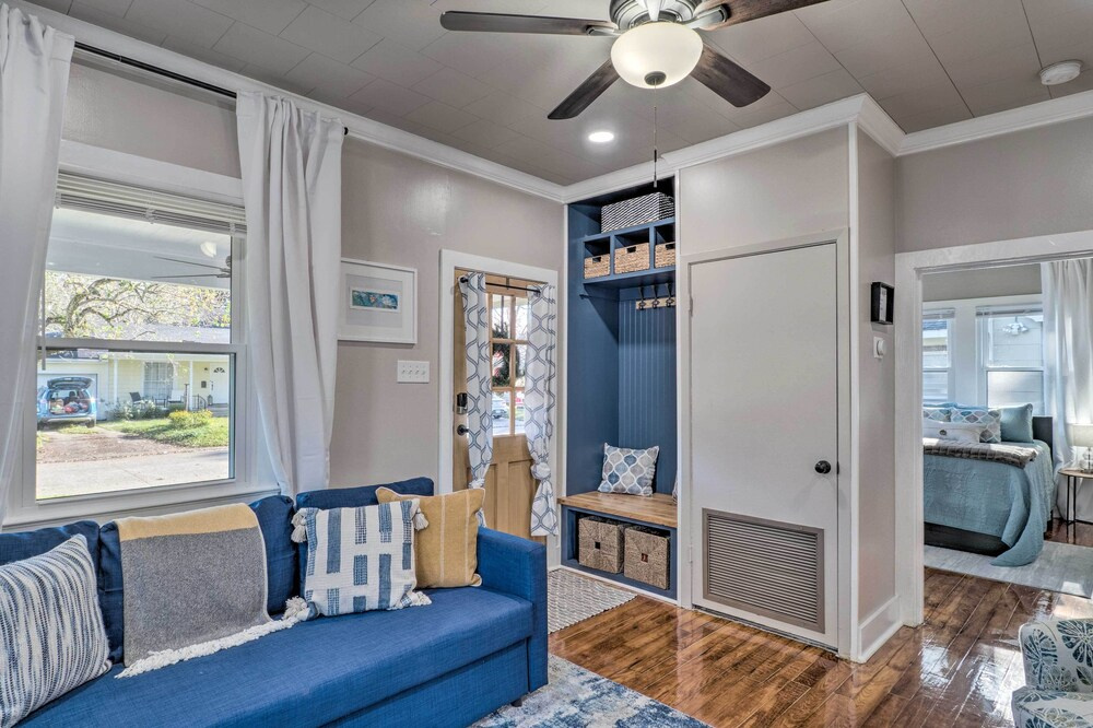 photo 1 of Central Cottage w/ Grill, 1 Mi to Cajun Field