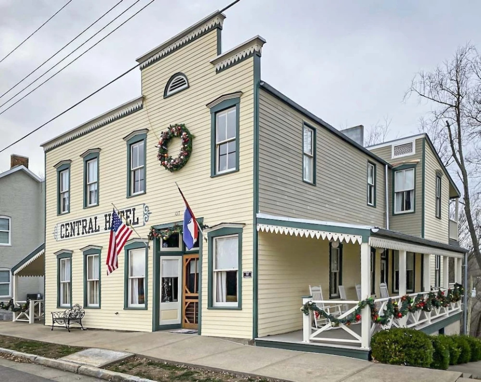 photo 1 of Central Hotel