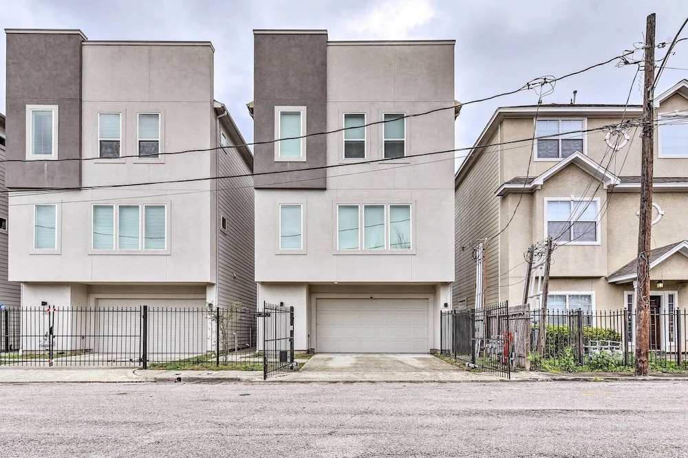 photo 1 of Central Houston Townhouse - 1 Mi to Downtown!