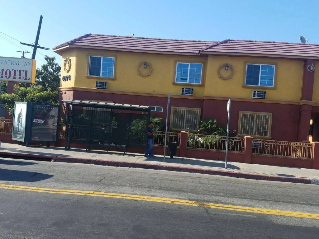photo 1 of Central Inn Motel on 41 Street