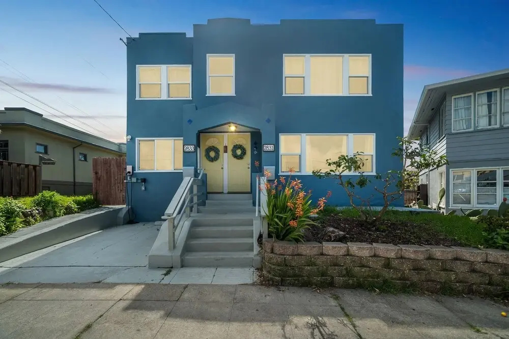 photo 1 of Centrally Located 2 Bedrooms Walkable 2 Duplex by Redawning