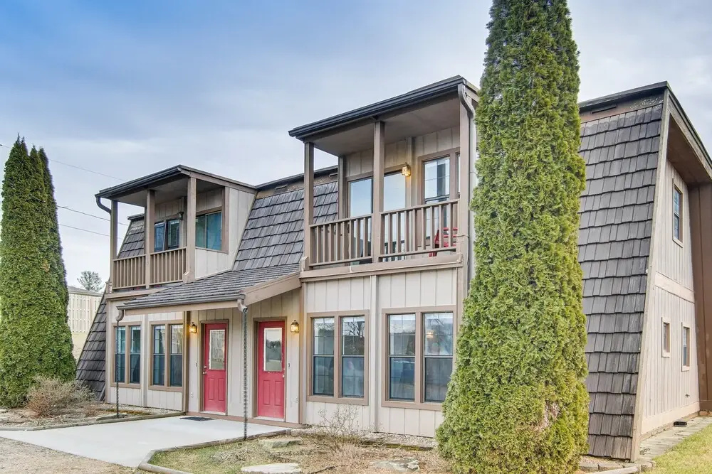 photo 1 of Centrally Located Mills River Townhome w/ Fire Pit