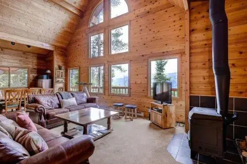 photo 1 of Chalet de Neige Boreas Pass by Pinnacle Lodging