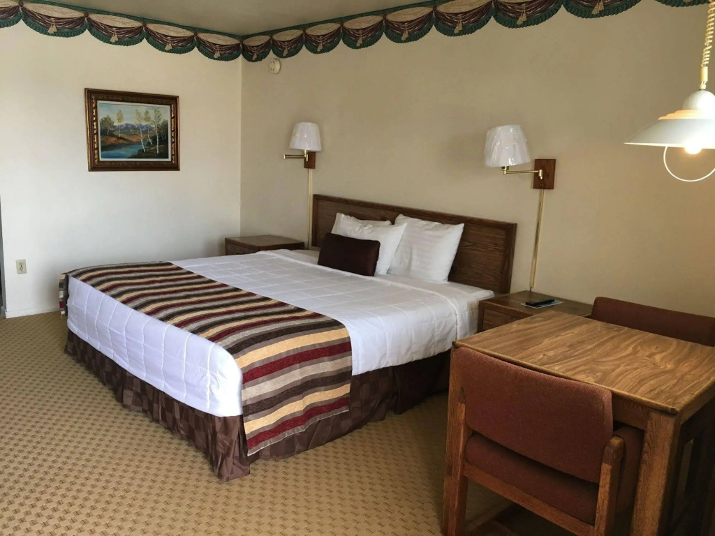 photo 1 of Chaparral Motor Inn