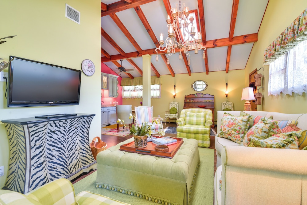 photo 1 of 'La Petite Chalet' w/ Views in Blue Ridge Mtns!