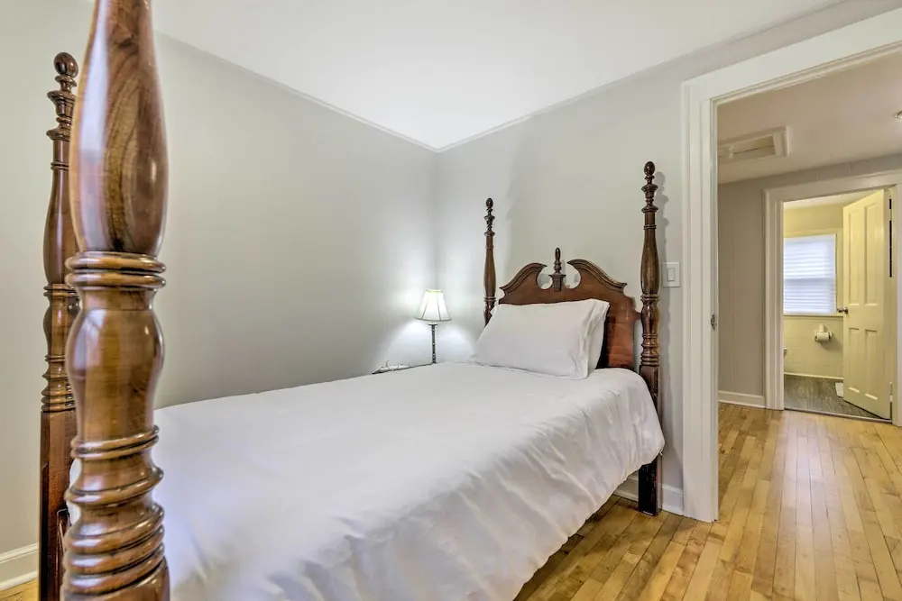 photo 1 of Charming Hamden Home: 2 Mi to Yale University