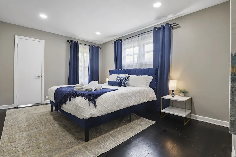 photo 1 of Charming Retreat In The Heart Of Des Plaines 3 Bedroom Residence by RedAwning