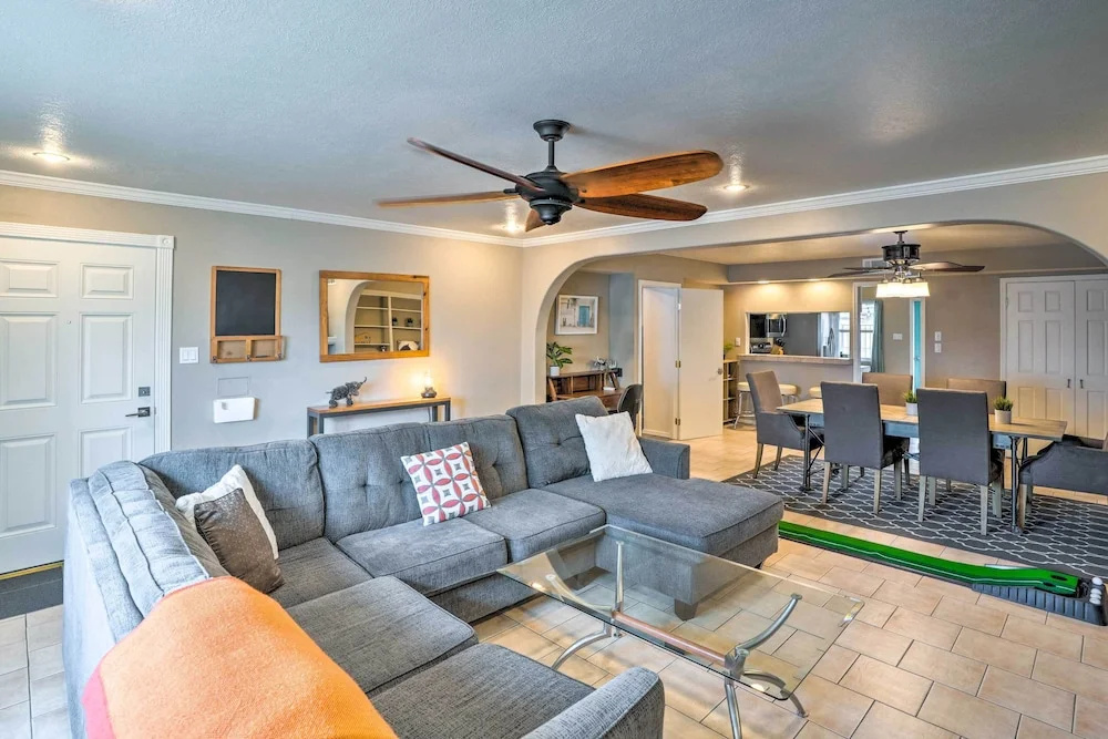 photo 1 of 1 Mi to Old Town Scottsdale: Home w/ Putting Green