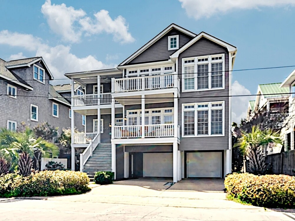 photo 1 of Charming & Spacious , 200 Steps From The Sand 3 Bedroom Condo