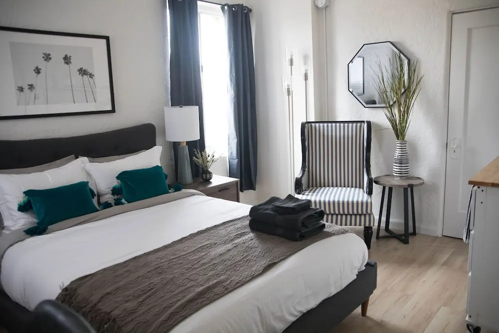 photo 1 of Charming Studio in Beverly Boulevard! Sleeps 2!