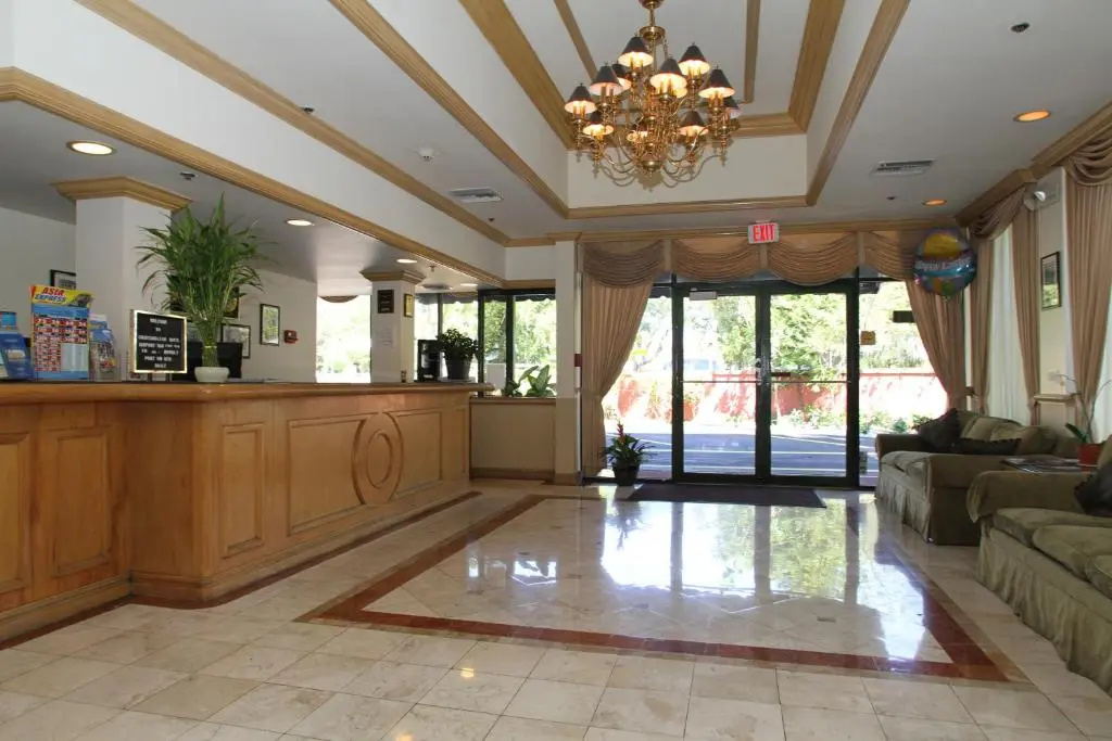 photo 1 of Chateaubleau Hotel