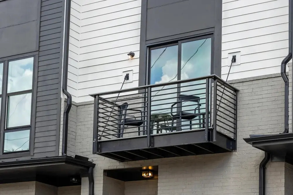 photo 1 of Cheerful Townhome With Garage EAV Local