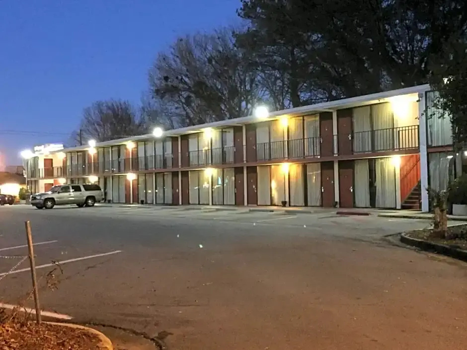 photo 1 of Cheshire Motor Inn