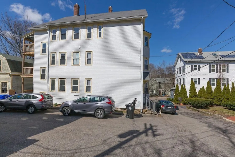 photo 1 of Chestnut Hill Apts by Starlight Suites