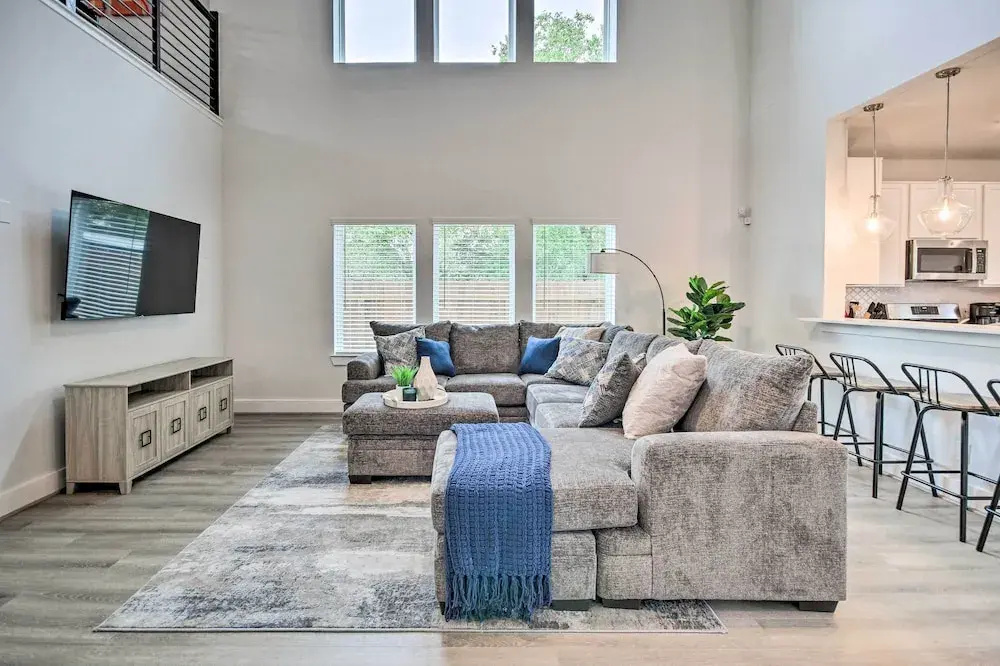 photo 1 of Chic Houston Home w/ Game Room ~ 8 Mi to Dtwn
