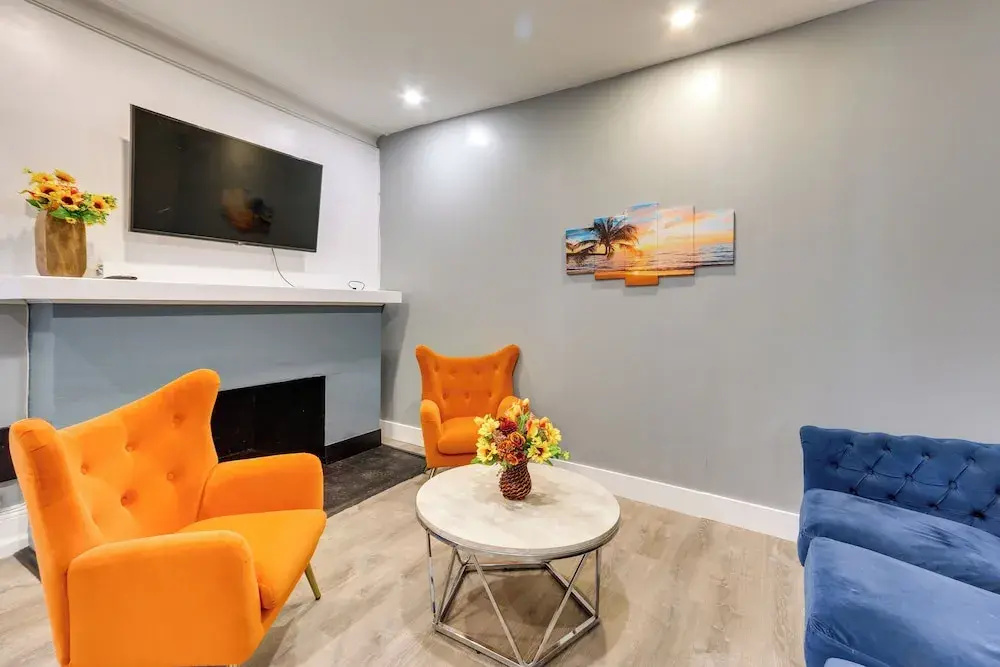 photo 1 of Chic Newark Vacation Rental: 3 Mi to Airport!