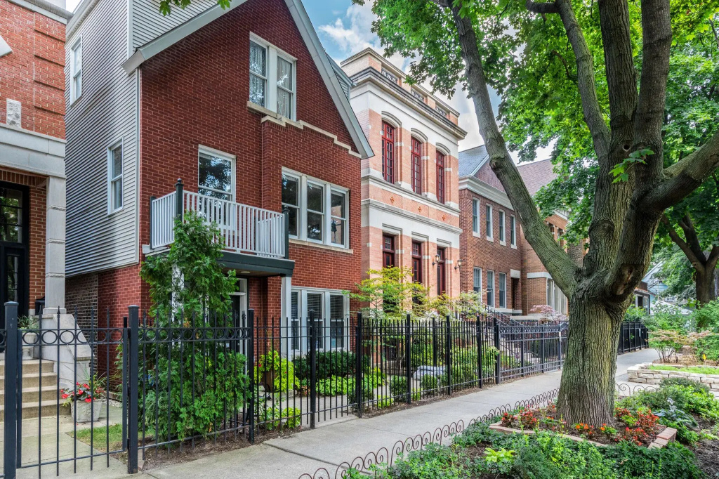 photo 1 of Chicago Guest House on Henderson Street