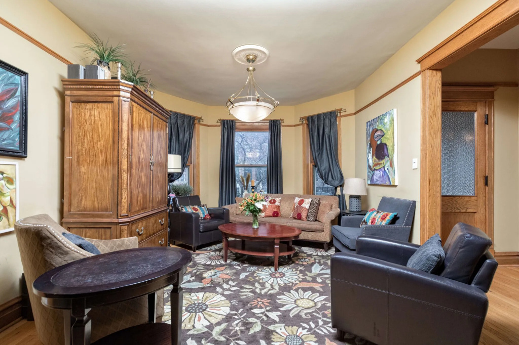 photo 1 of Chicago Guest House Wrigleyville