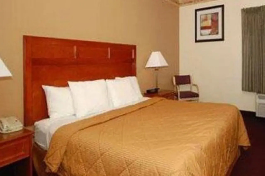 photo 1 of Rodeway Inn & Suites