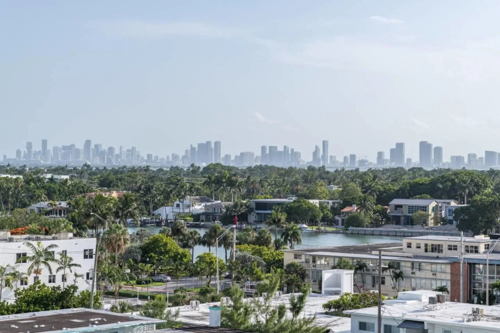 photo 1 of Churchill Suites Miami Brickell