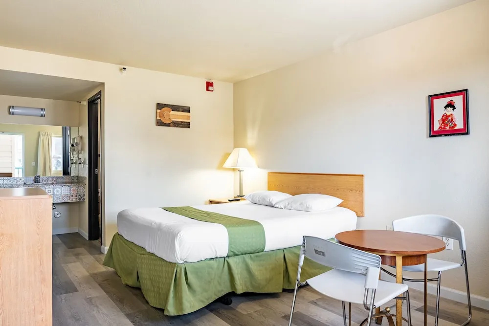 photo 1 of City Inn