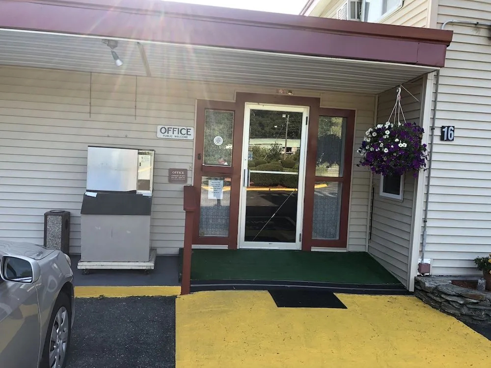 photo 1 of Claremont Motor Lodge