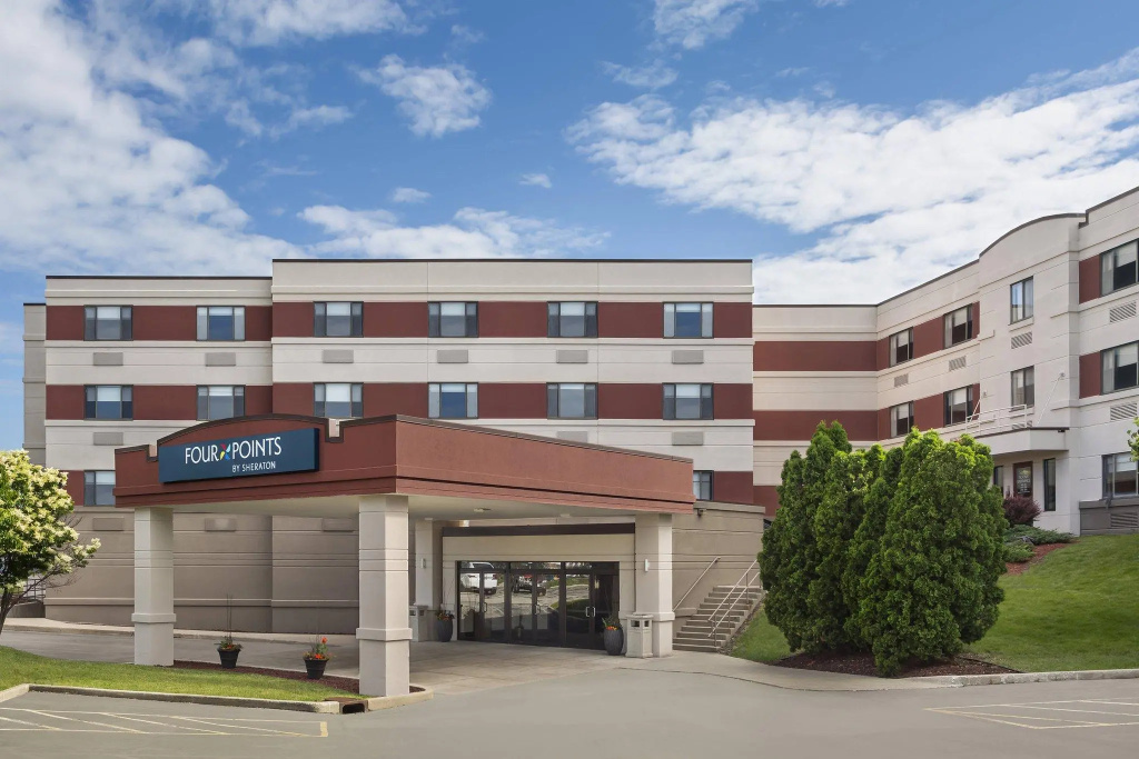 photo 1 of Royle Hotel Milwaukee Airport